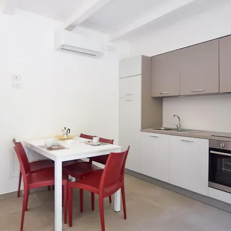1 Bedroom Stunning In * 카스텔라바테